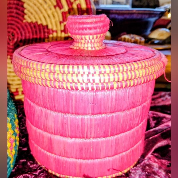 Vintage Bohemian Hand Woven Bright Ener Set Three Basket & Bowls Lids Mint - Picture 12 of 15